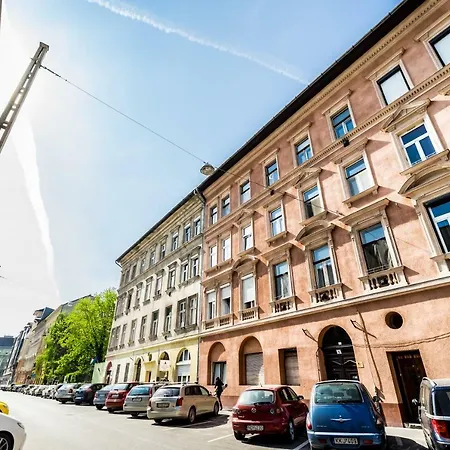 Апартаменты Bpr A2 Downtown Comfy