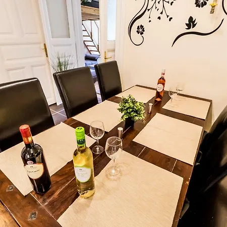 Апартаменты Bpr A2 Downtown Comfy *